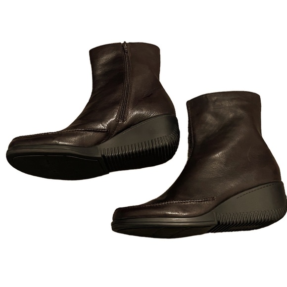 Liz Claiborne Flex Narda Coffee Bean Leather Wedge Ankle Boots - Picture 11 of 11